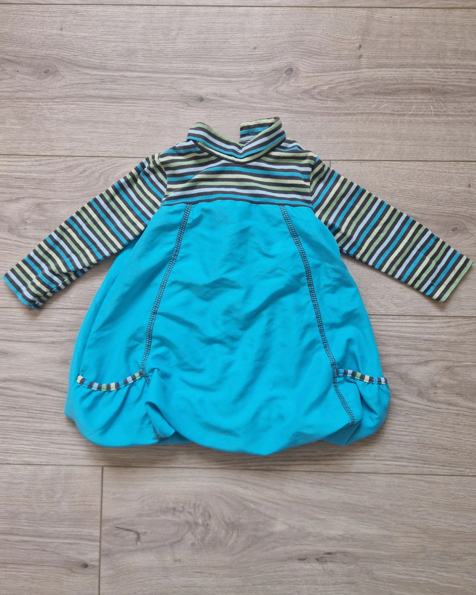 🌈 Robe manches longues – bébé fille – 12 mois – bon état
